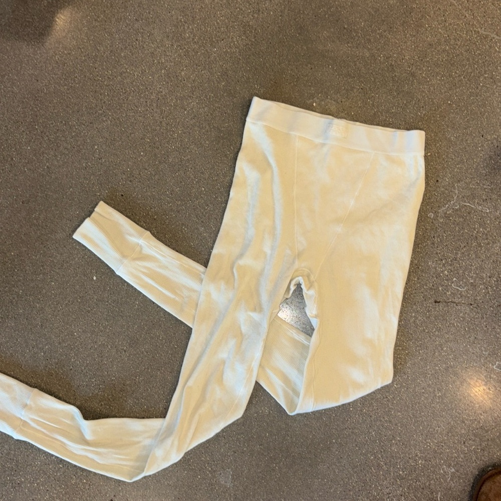 skims leggings